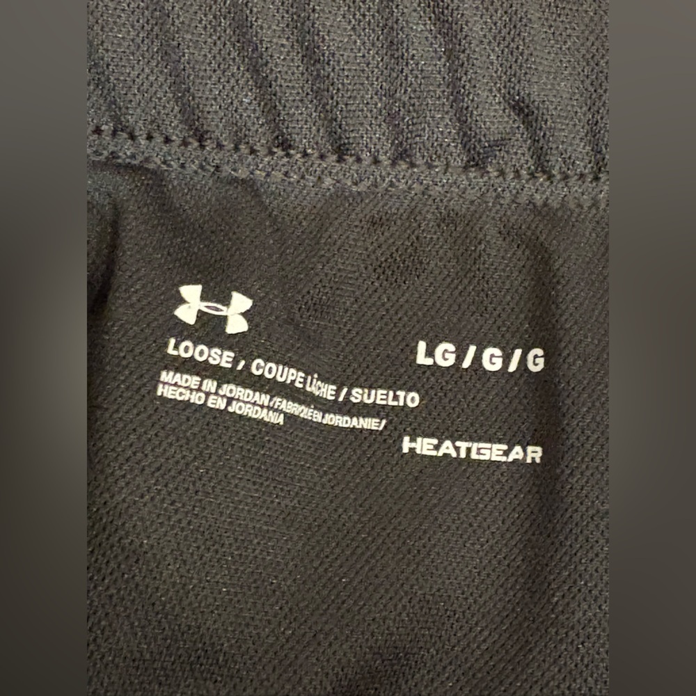 Under Armour Women's Black and Gray Athletic Running Shorts large - Picture 2 of 2